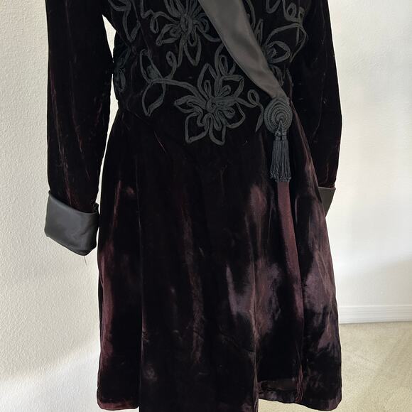 Vintage Victoria's Secret Gold Label Velvet Robe Wrap Sz. Medium with Flaws - Picture 3 of 15